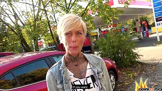 HD POV video of blonde Vicky Hundt giving a nice blowjob
